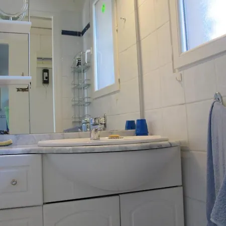 Apartment Tres Bel 3 Pieces Proche De La Mer Et De Toutes Commodites Saint-Raphael (Var)